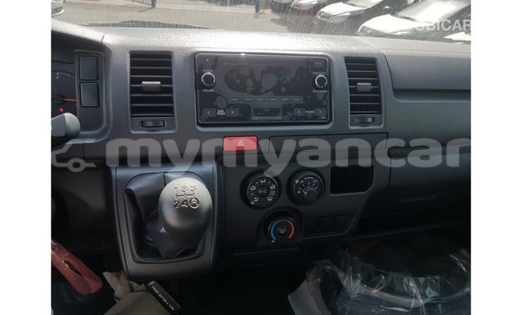 Buy Import Toyota Hiace White Car in Import - Dubai in Ayeyarwady Buy Import Toyota Hiace White Car in Import - Dubai in Ayeyarwady
