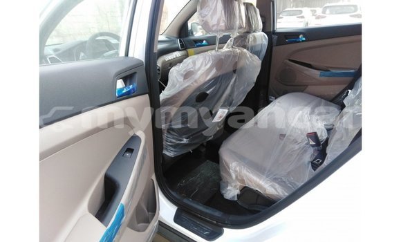 Buy Import Hyundai Tucson White Car in Import - Dubai in Ayeyarwady Buy Import Hyundai Tucson White Car in Import - Dubai in Ayeyarwady