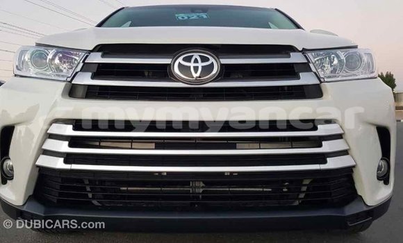 Acheter Import Voiture Toyota Highlander Blanc à Import - Dubai, #<Region:0x000000000c5121b8> Acheter Import Voiture Toyota Highlander Blanc à Import - Dubai, #<Region:0x000000000c5121b8>