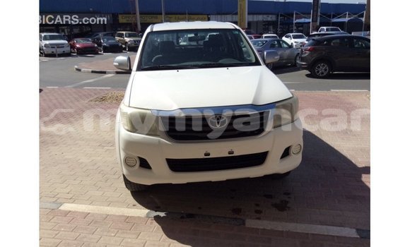 Buy Import Toyota Hilux White Car in Import - Dubai in Ayeyarwady Buy Import Toyota Hilux White Car in Import - Dubai in Ayeyarwady