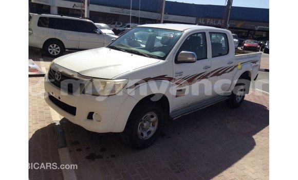 Buy Import Toyota Hilux White Car in Import - Dubai in Ayeyarwady Buy Import Toyota Hilux White Car in Import - Dubai in Ayeyarwady