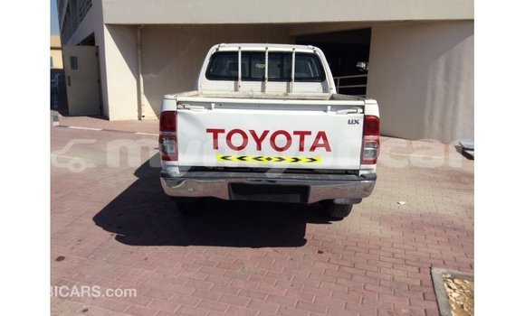 Buy Import Toyota Hilux White Car in Import - Dubai in Ayeyarwady Buy Import Toyota Hilux White Car in Import - Dubai in Ayeyarwady