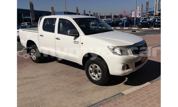 Buy Import Toyota Hilux White Car in Import - Dubai in Ayeyarwady Buy Import Toyota Hilux White Car in Import - Dubai in Ayeyarwady