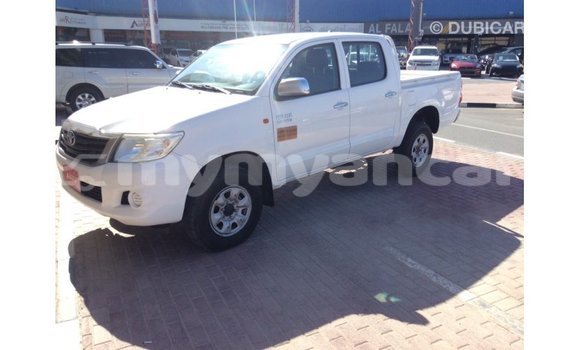 Buy Import Toyota Hilux White Car in Import - Dubai in Ayeyarwady Buy Import Toyota Hilux White Car in Import - Dubai in Ayeyarwady