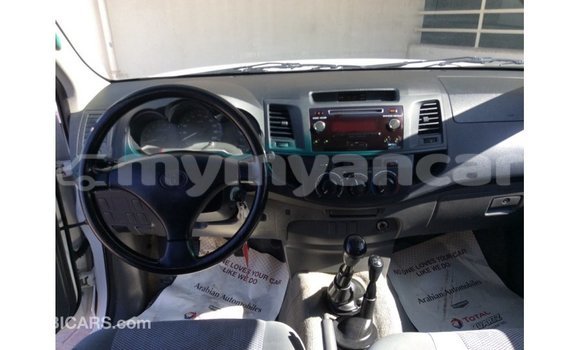 Buy Import Toyota Hilux White Car in Import - Dubai in Ayeyarwady Buy Import Toyota Hilux White Car in Import - Dubai in Ayeyarwady