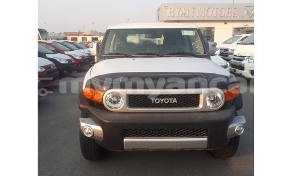 သွင်းကုန် Toyota FJ Cruiser Black ကား Import - Dubai Ayeyarwady သွင်းကုန် Toyota FJ Cruiser Black ကား Import - Dubai Ayeyarwady