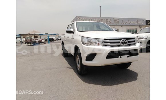 Buy Import Toyota Hilux White Car in Import - Dubai in Ayeyarwady Buy Import Toyota Hilux White Car in Import - Dubai in Ayeyarwady