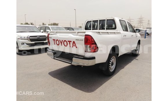 Buy Import Toyota Hilux White Car in Import - Dubai in Ayeyarwady Buy Import Toyota Hilux White Car in Import - Dubai in Ayeyarwady