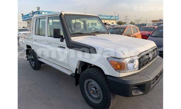 Buy Import Toyota Land Cruiser White Car in Import - Dubai in Ayeyarwady Buy Import Toyota Land Cruiser White Car in Import - Dubai in Ayeyarwady