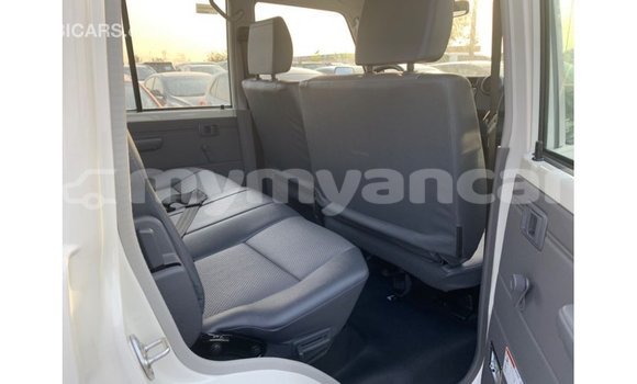 Buy Import Toyota Land Cruiser White Car in Import - Dubai in Ayeyarwady Buy Import Toyota Land Cruiser White Car in Import - Dubai in Ayeyarwady