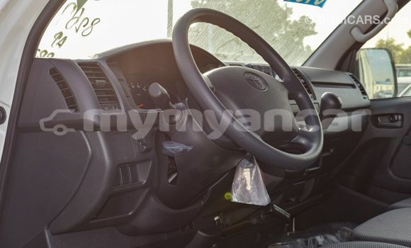 Buy Import Toyota Hiace White Car in Import - Dubai in Ayeyarwady Buy Import Toyota Hiace White Car in Import - Dubai in Ayeyarwady