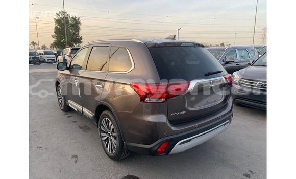 သွင်းကုန် Mitsubishi Outlander Brown ကား Import - Dubai Ayeyarwady သွင်းကုန် Mitsubishi Outlander Brown ကား Import - Dubai Ayeyarwady