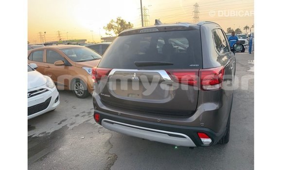 သွင်းကုန် Mitsubishi Outlander Brown ကား Import - Dubai Ayeyarwady သွင်းကုန် Mitsubishi Outlander Brown ကား Import - Dubai Ayeyarwady