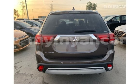 သွင်းကုန် Mitsubishi Outlander Brown ကား Import - Dubai Ayeyarwady သွင်းကုန် Mitsubishi Outlander Brown ကား Import - Dubai Ayeyarwady