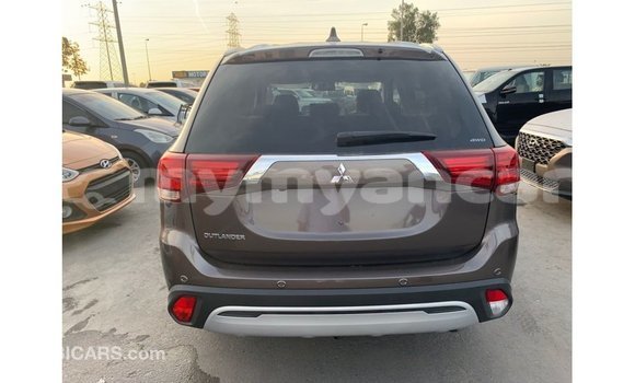 သွင်းကုန် Mitsubishi Outlander Brown ကား Import - Dubai Ayeyarwady သွင်းကုန် Mitsubishi Outlander Brown ကား Import - Dubai Ayeyarwady
