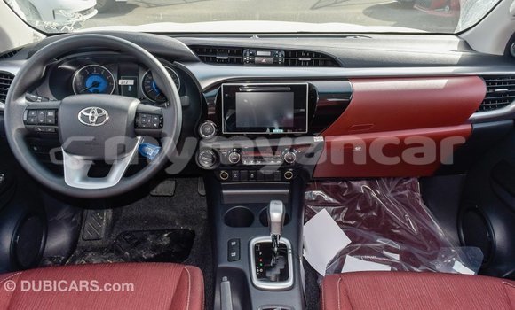 သွင်းကုန် Toyota Hilux White ကား Import - Dubai Ayeyarwady သွင်းကုန် Toyota Hilux White ကား Import - Dubai Ayeyarwady