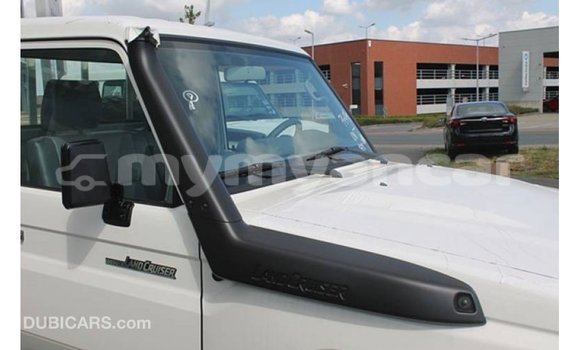 Buy Import Toyota Land Cruiser White Car in Import - Dubai in Ayeyarwady Buy Import Toyota Land Cruiser White Car in Import - Dubai in Ayeyarwady