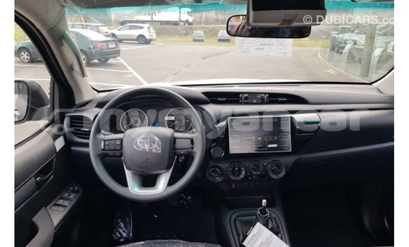 သွင်းကုန် Toyota Hilux Brown ကား Import - Dubai Ayeyarwady သွင်းကုန် Toyota Hilux Brown ကား Import - Dubai Ayeyarwady