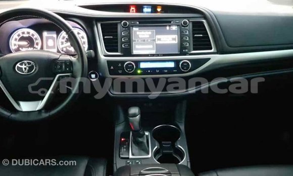 Buy Import Toyota Highlander Other Car in Import - Dubai in Ayeyarwady Buy Import Toyota Highlander Other Car in Import - Dubai in Ayeyarwady