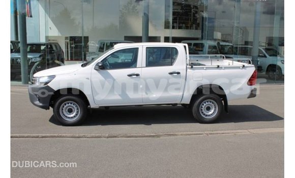 သွင်းကုန် Toyota Hilux White ကား Import - Dubai Ayeyarwady သွင်းကုန် Toyota Hilux White ကား Import - Dubai Ayeyarwady
