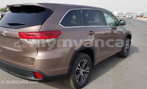 Buy Import Toyota Highlander Brown Car in Import - Dubai in Ayeyarwady Buy Import Toyota Highlander Brown Car in Import - Dubai in Ayeyarwady