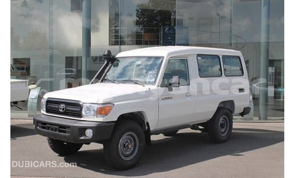 သွင်းကုန် Toyota Land Cruiser White ကား Import - Dubai Ayeyarwady သွင်းကုန် Toyota Land Cruiser White ကား Import - Dubai Ayeyarwady