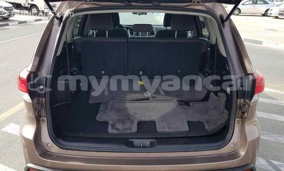Buy Import Toyota Highlander Brown Car in Import - Dubai in Ayeyarwady Buy Import Toyota Highlander Brown Car in Import - Dubai in Ayeyarwady