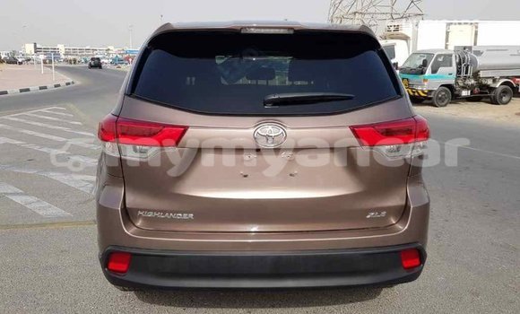 Buy Import Toyota Highlander Brown Car in Import - Dubai in Ayeyarwady Buy Import Toyota Highlander Brown Car in Import - Dubai in Ayeyarwady