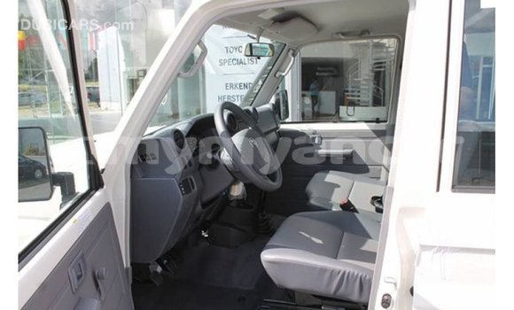 Buy Import Toyota Land Cruiser White Car in Import - Dubai in Ayeyarwady Buy Import Toyota Land Cruiser White Car in Import - Dubai in Ayeyarwady