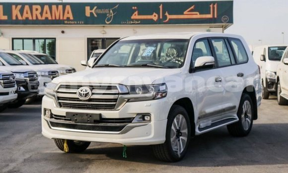 Buy Import Toyota Land Cruiser White Car in Import - Dubai in Ayeyarwady Buy Import Toyota Land Cruiser White Car in Import - Dubai in Ayeyarwady
