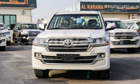 Buy Import Toyota Land Cruiser White Car in Import - Dubai in Ayeyarwady Buy Import Toyota Land Cruiser White Car in Import - Dubai in Ayeyarwady