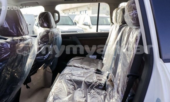 Buy Import Toyota Land Cruiser White Car in Import - Dubai in Ayeyarwady Buy Import Toyota Land Cruiser White Car in Import - Dubai in Ayeyarwady