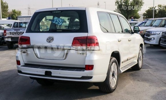Buy Import Toyota Land Cruiser White Car in Import - Dubai in Ayeyarwady Buy Import Toyota Land Cruiser White Car in Import - Dubai in Ayeyarwady