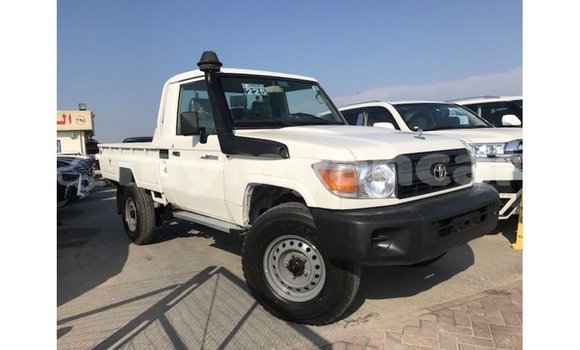 Buy Import Toyota Land Cruiser White Car in Import - Dubai in Ayeyarwady Buy Import Toyota Land Cruiser White Car in Import - Dubai in Ayeyarwady