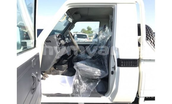 Buy Import Toyota Land Cruiser White Car in Import - Dubai in Ayeyarwady Buy Import Toyota Land Cruiser White Car in Import - Dubai in Ayeyarwady