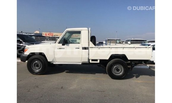 Buy Import Toyota Land Cruiser White Car in Import - Dubai in Ayeyarwady Buy Import Toyota Land Cruiser White Car in Import - Dubai in Ayeyarwady