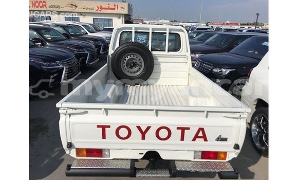Buy Import Toyota Land Cruiser White Car in Import - Dubai in Ayeyarwady Buy Import Toyota Land Cruiser White Car in Import - Dubai in Ayeyarwady