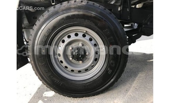 Buy Import Toyota Land Cruiser White Car in Import - Dubai in Ayeyarwady Buy Import Toyota Land Cruiser White Car in Import - Dubai in Ayeyarwady