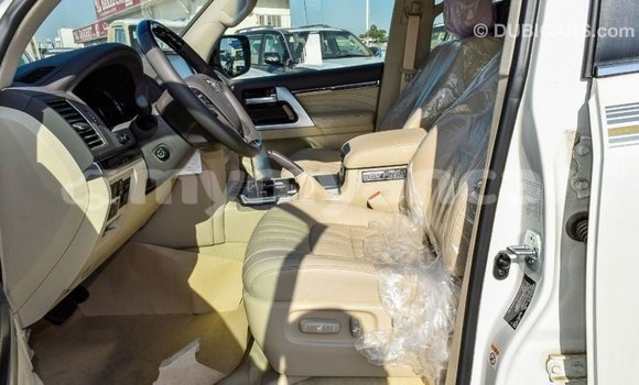 Buy Import Toyota Land Cruiser White Car in Import - Dubai in Ayeyarwady Buy Import Toyota Land Cruiser White Car in Import - Dubai in Ayeyarwady
