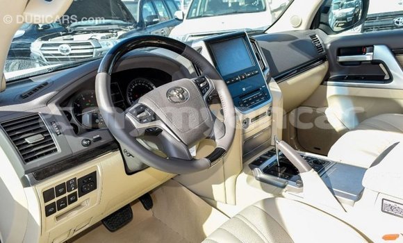 Buy Import Toyota Land Cruiser White Car in Import - Dubai in Ayeyarwady Buy Import Toyota Land Cruiser White Car in Import - Dubai in Ayeyarwady