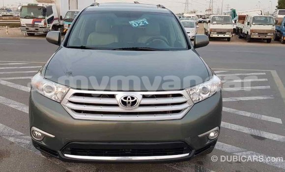 Buy Import Toyota Highlander Green Car in Import - Dubai in Ayeyarwady Buy Import Toyota Highlander Green Car in Import - Dubai in Ayeyarwady