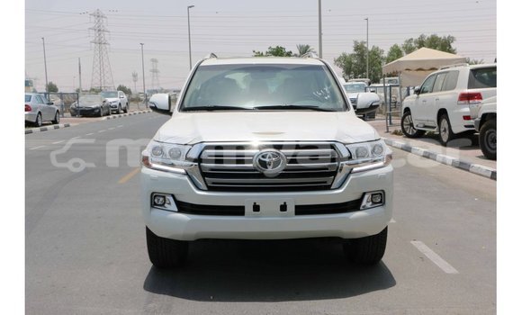 Buy Import Toyota Land Cruiser White Car in Import - Dubai in Ayeyarwady Buy Import Toyota Land Cruiser White Car in Import - Dubai in Ayeyarwady