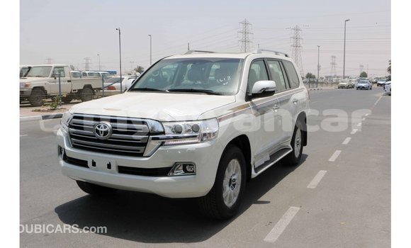 Buy Import Toyota Land Cruiser White Car in Import - Dubai in Ayeyarwady Buy Import Toyota Land Cruiser White Car in Import - Dubai in Ayeyarwady