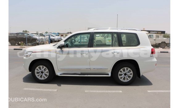 Buy Import Toyota Land Cruiser White Car in Import - Dubai in Ayeyarwady Buy Import Toyota Land Cruiser White Car in Import - Dubai in Ayeyarwady