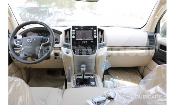 Buy Import Toyota Land Cruiser White Car in Import - Dubai in Ayeyarwady Buy Import Toyota Land Cruiser White Car in Import - Dubai in Ayeyarwady