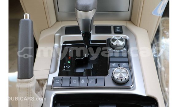 Buy Import Toyota Land Cruiser White Car in Import - Dubai in Ayeyarwady Buy Import Toyota Land Cruiser White Car in Import - Dubai in Ayeyarwady