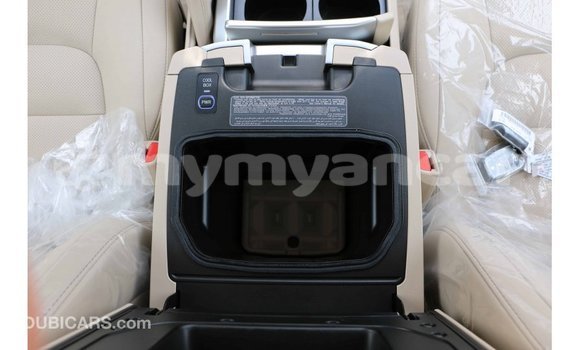 Buy Import Toyota Land Cruiser White Car in Import - Dubai in Ayeyarwady Buy Import Toyota Land Cruiser White Car in Import - Dubai in Ayeyarwady