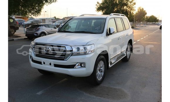 Buy Import Toyota Land Cruiser White Car in Import - Dubai in Ayeyarwady Buy Import Toyota Land Cruiser White Car in Import - Dubai in Ayeyarwady