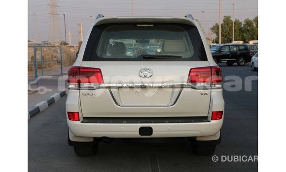 Buy Import Toyota Land Cruiser White Car in Import - Dubai in Ayeyarwady Buy Import Toyota Land Cruiser White Car in Import - Dubai in Ayeyarwady