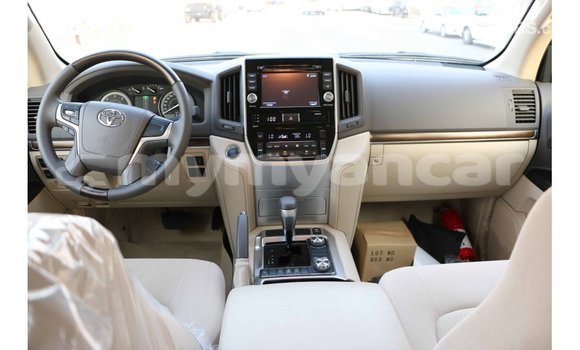 Buy Import Toyota Land Cruiser White Car in Import - Dubai in Ayeyarwady Buy Import Toyota Land Cruiser White Car in Import - Dubai in Ayeyarwady